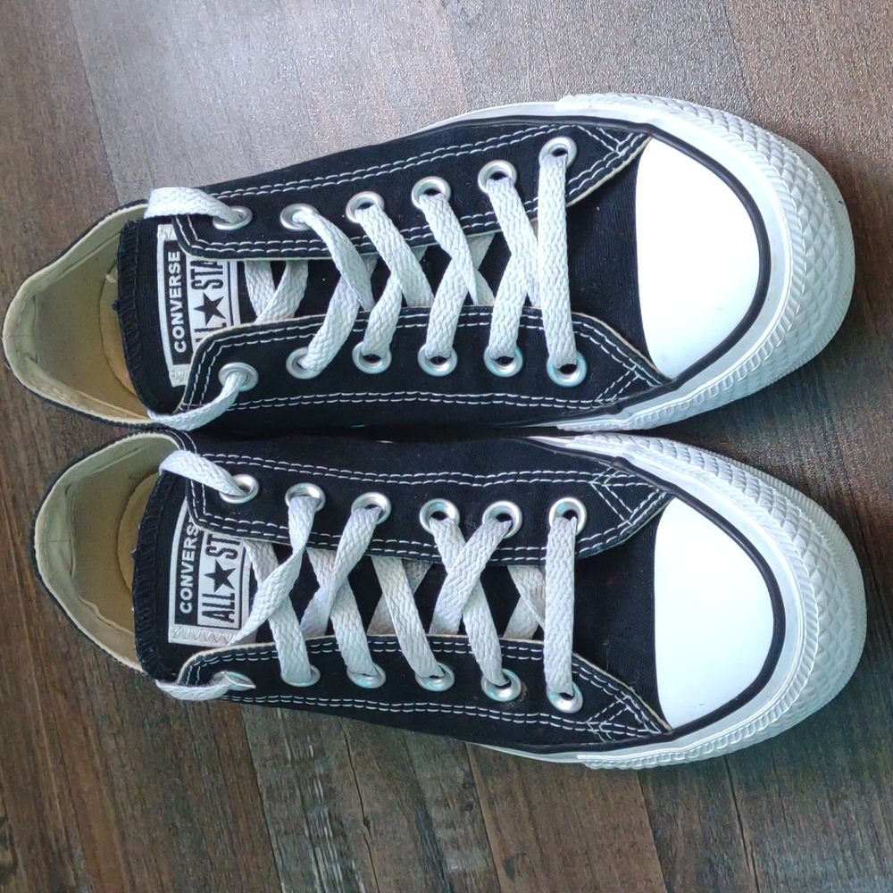 Black Low Converse Size 7 Womens